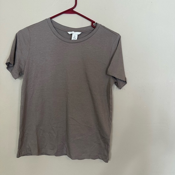 H&M Women's Short Sleeve Crewneck Tee in Taupe - Picture 3 of 4